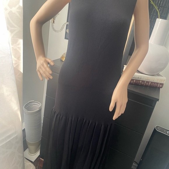 NWNT jersey knit Elegant Black Sleeveless Dress with lots of stretch size S - Picture 1 of 8